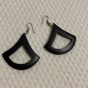 2/$10! Black dangling earrings